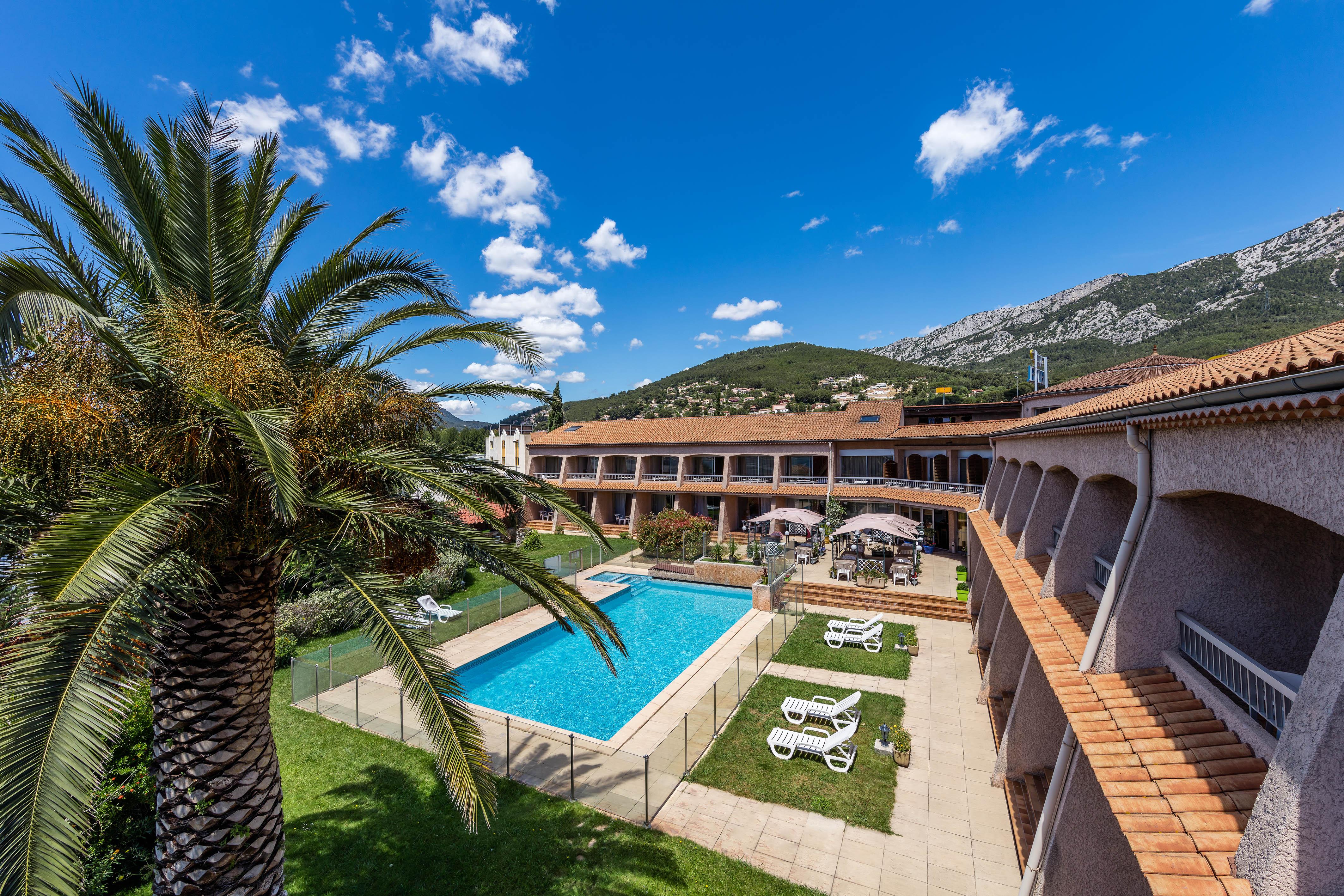 Noemys Toulon La Valette - Hotel Restaurant Avec Piscine Exterior foto