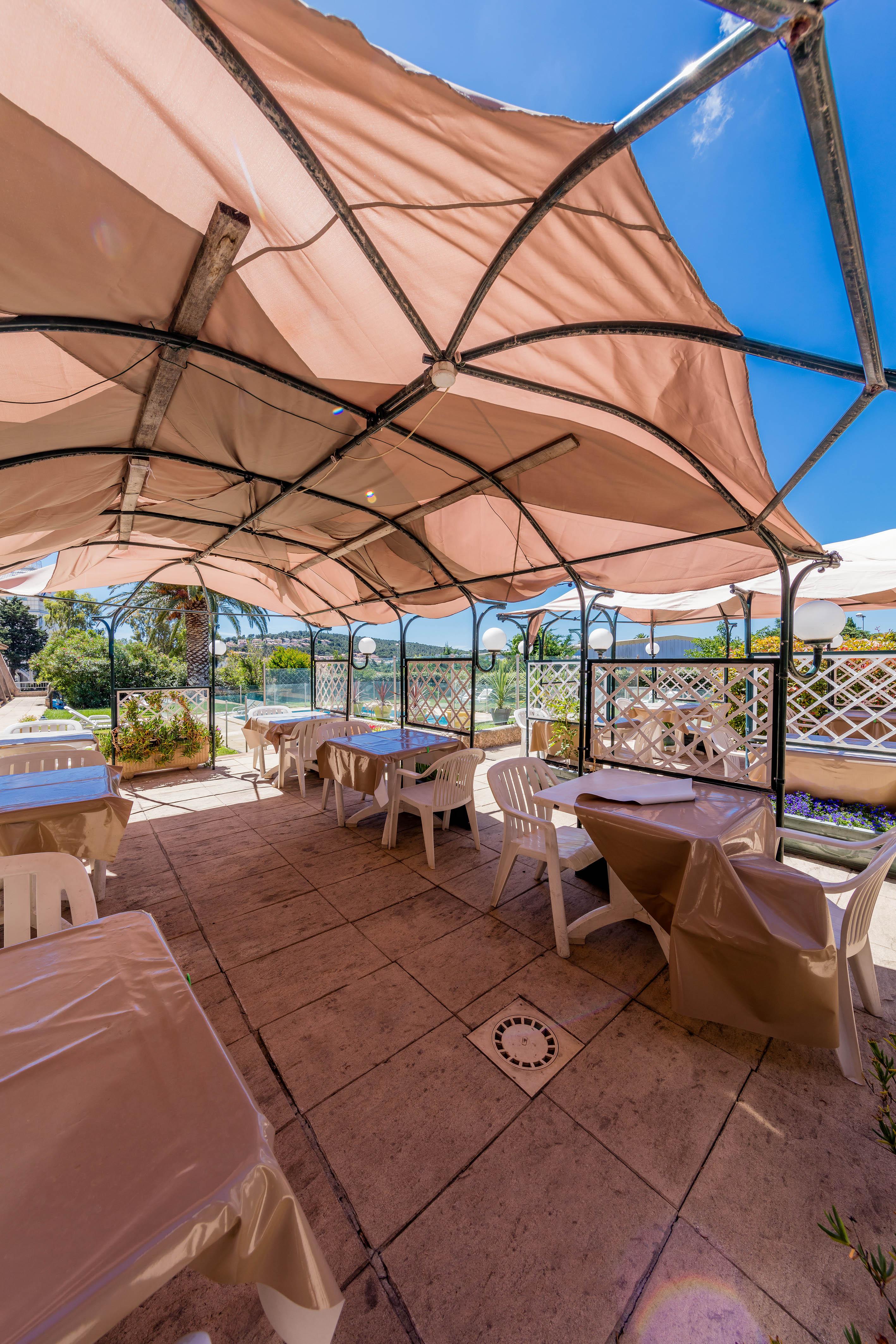 Noemys Toulon La Valette - Hotel Restaurant Avec Piscine Exterior foto